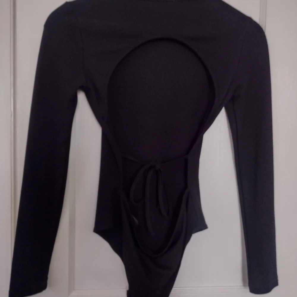 NA-KD Open Back Bodysuit - Picture 13 of 14